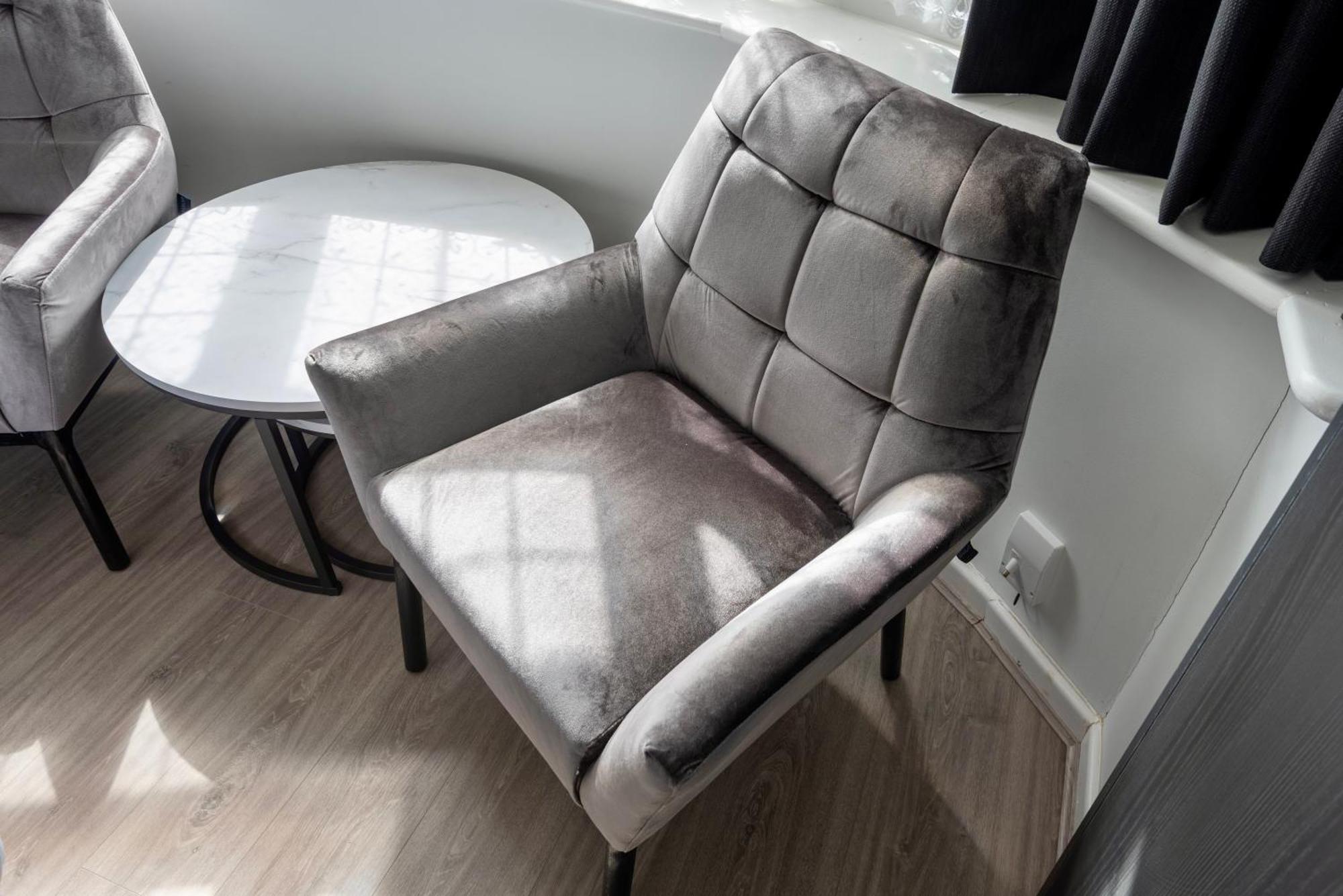 Single Room In Brand New 5 Bedroom Home BW Room 2 Solihull Exteriör bild
